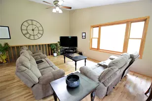 39947 River Oaks Dr, Roseau, MN 56751 - Photo 10