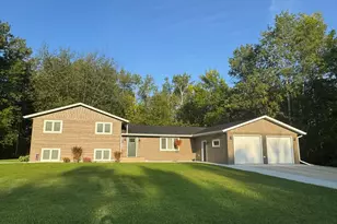 701 6th Ave NE, Roseau, MN 56751 - Photo 1
