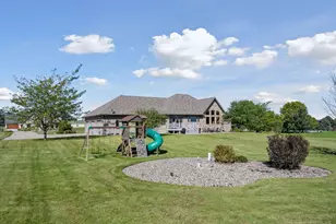 1012 Adam Ave, Montevideo, MN 56265 - Photo 2