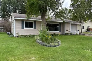 1225 Lark St, Alexandria, MN 56308 - Photo 1
