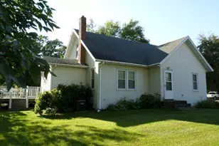 414 Hamilton Ave NE, Red Lake Falls, MN 56750 - Photo 2