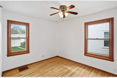 5701 38th Avenue S, Minneapolis, MN 55417 - Photo 8