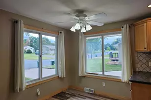 931 Roosevelt St, River Falls, WI 54022 - Photo 8