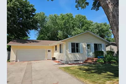 931 Roosevelt Street, River Falls, WI 54022 - Photo 1