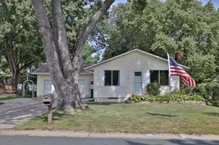 931 Roosevelt St, River Falls, WI 54022 - Photo 2