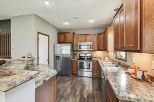 594 Stonewood Ln, Burnsville, MN 55306 - Photo 12