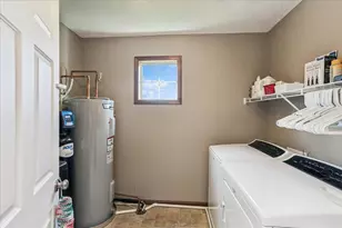 594 Stonewood Ln, Burnsville, MN 55306 - Photo 24