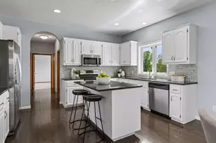 14255 Footbridge Way, Apple Valley, MN 55124 - Photo 16