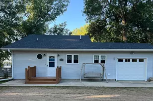 2319 Cottonwood Lake Dr, Windom, MN 56101 - Photo 2