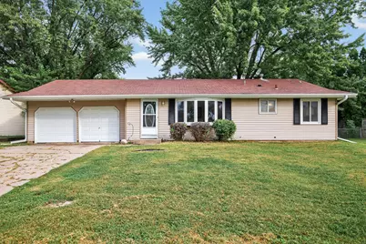 921 Cortland Drive S, Apple Valley, MN 55124 - Photo 1