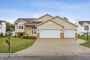 1715 33rd St S, Moorhead, MN 56560 - Photo 1