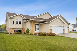 1715 33rd St S, Moorhead, MN 56560 - Photo 2