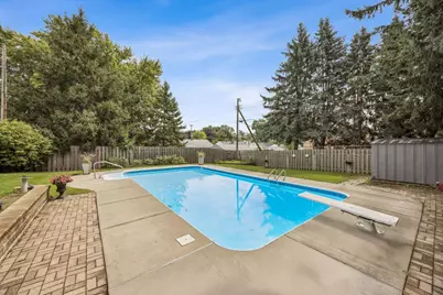 560 California Avenue E, Saint Paul, MN 55130 - Photo 1