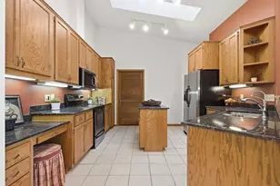 1708 Kerry Ln, Woodbury, MN 55125 - Photo 6