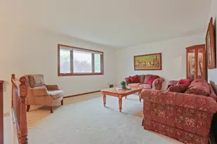 518 Rolls Rd, New Brighton, MN 55112 - Photo 4