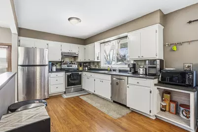 8206 Hemingway Avenue S, Cottage Grove, MN 55016 - Photo 6