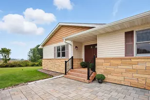 22575 Pinto Ln, Lakeville, MN 55044 - Photo 2