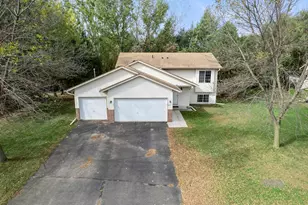 875 Marigold Dr, Cambridge, MN 55008 - Photo 2
