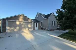 228 S Haven St, Appleton, MN 56208 - Photo 2