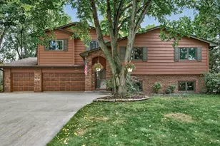 1505 Sherwood Rd, Shoreview, MN 55126 - Photo 1