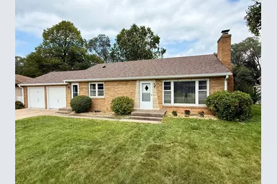 815 Sandhurst Drive W, Roseville, MN 55113 - Photo 1