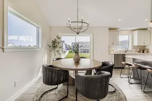 2886 Trinity Dr, Shakopee, MN 55379 - Photo 8