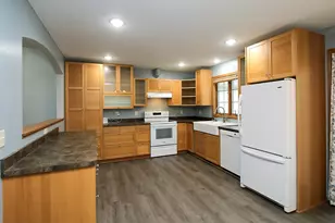 316 20th St W, Glencoe, MN 55336 - Photo 8