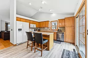 2106 Sunny View Ln, Northfield, MN 55057 - Photo 2