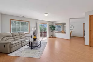 1515 Yorkshire Ln, Shakopee, MN 55379 - Photo 1