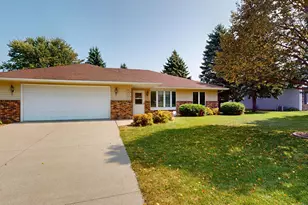 1810 Greenwood Dr, Albert Lea, MN 56007 - Photo 1