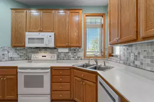 8867 Preserve Pl, Savage, MN 55378 - Photo 12