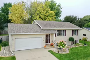 606 25th St SE, Willmar, MN 56201 - Photo 1