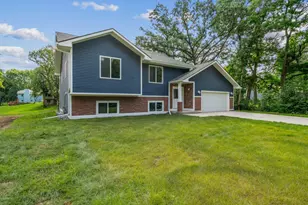 1880 Desoto Street N, Maplewood, MN 55117 - Photo 1