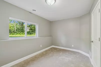 1880 Desoto Street N, Maplewood, MN 55117 - Photo 8