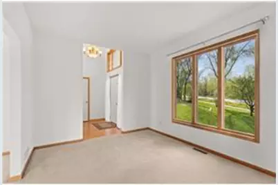 16187 Hawthorn Path, Lakeville, MN 55044 - Photo 4