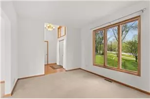 16187 Hawthorn Path, Lakeville, MN 55044 - Photo 4