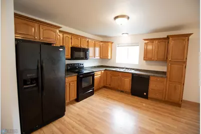 4272 51st Street S, Fargo, ND 58104 - Photo 2