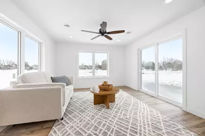 255 Eau Claire Avenue SE, Hutchinson, MN 55350 - Photo 12