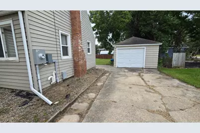 2002 3rd Avenue NE, Austin, MN 55912 - Photo 4