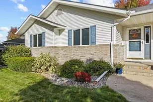 1105 David Dr, Marshall, MN 56258 - Photo 8