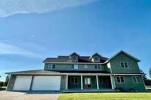 310 7th St SW, Roseau, MN 56751 - Photo 6