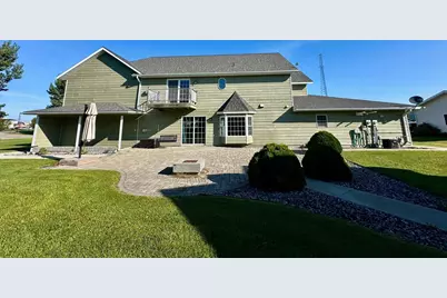 310 7th Street SW, Roseau, MN 56751 - Photo 8