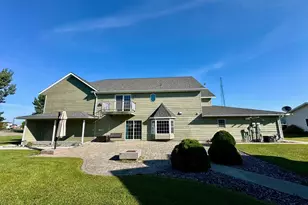 310 7th St SW, Roseau, MN 56751 - Photo 8