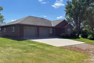 177 Pine St, Dawson, MN 56232 - Photo 2