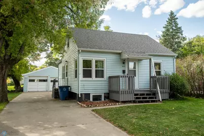 407 15th Street N, Moorhead, MN 56560 - Photo 2