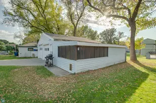 407 15th St N, Moorhead, MN 56560 - Photo 36