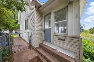 1049 Kent St, Saint Paul, MN 55117 - Photo 10