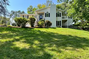 2211 Lenwood Dr SW, Rochester, MN 55902 - Photo 2