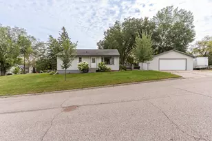 805 S Oak St, Fergus Falls, MN 56537 - Photo 1