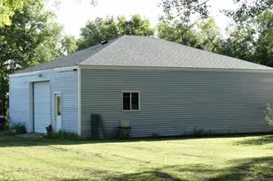 404 12th Ave SE, Elbow Lake, MN 56531 - Photo 2